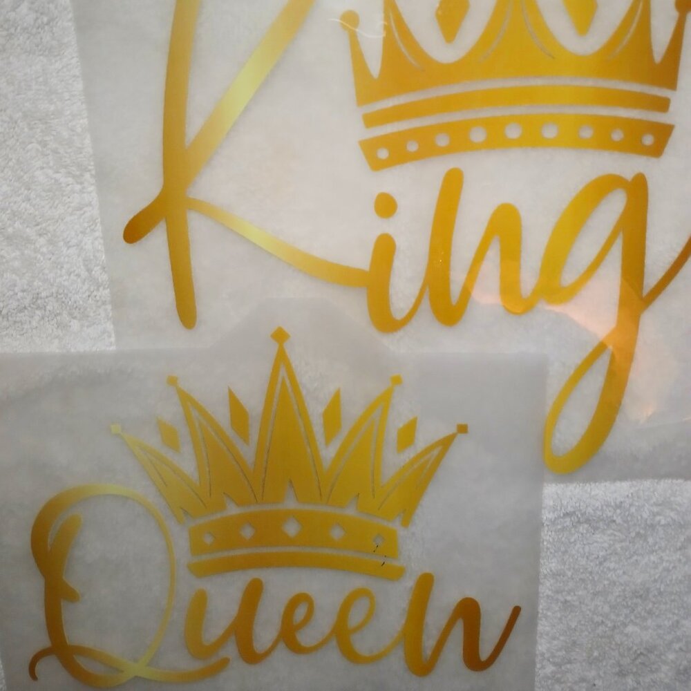 Gold King and Queen with crowns